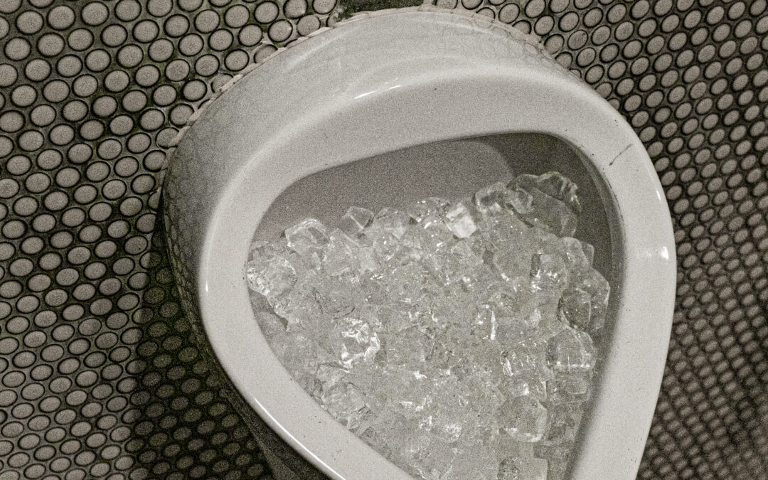 Restroom Odors: Is Ice in Urinals Helping or Hurting?